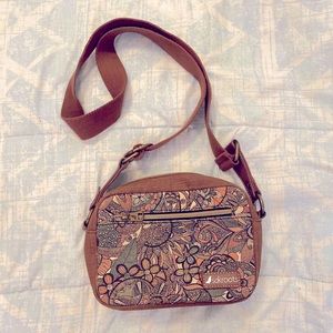 Sakroots cross body bag